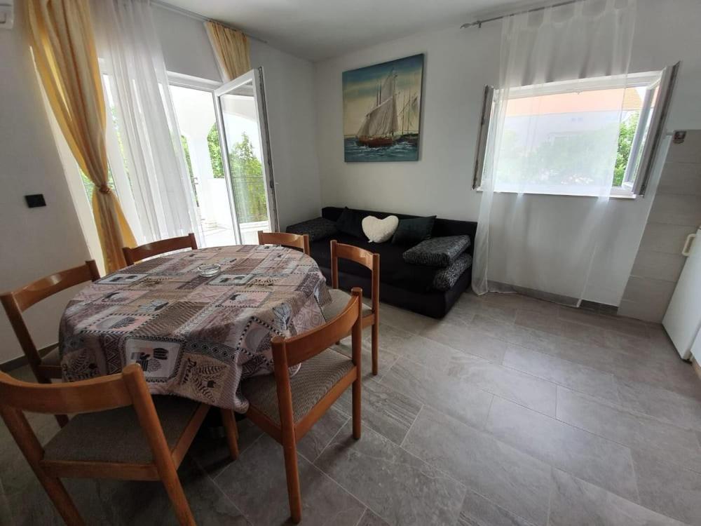 Apartmani Lucija Maslenica Kültér fotó